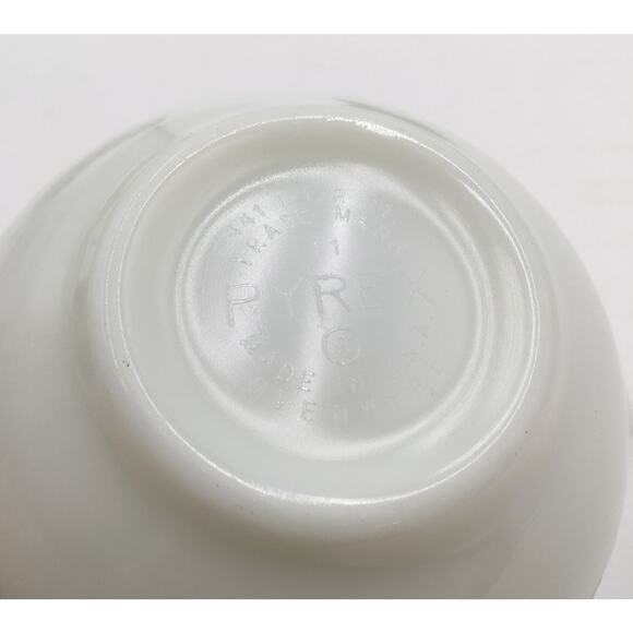 Set of 4Pyrex Green Spring Blossom Nesting Mixing Bowl Set 441 442 443 444 EUC - Picture 5 of 9